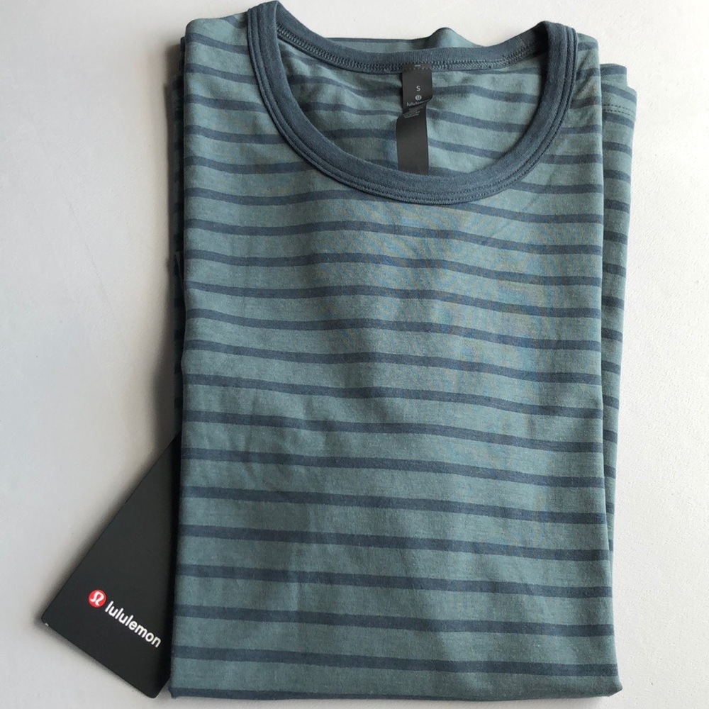 JUST IN ✔️NWT LULULEMON T-Shirt - Picture 2 of 8